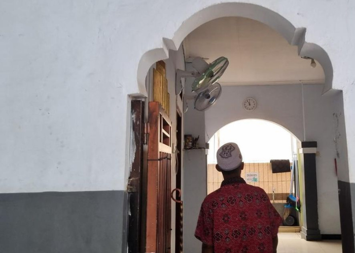 Edi Ke Tanah Suci