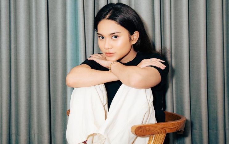 Selebgram Azizah Salsha. Foto: Instagram/azizahsalha_