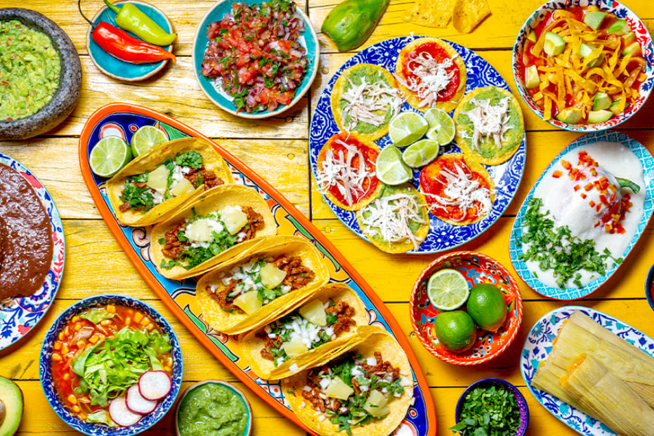 Hidangan Meriah Khas Meksiko (Gambar dari Larisa Blinova &ndash; www.shutterstock.com)