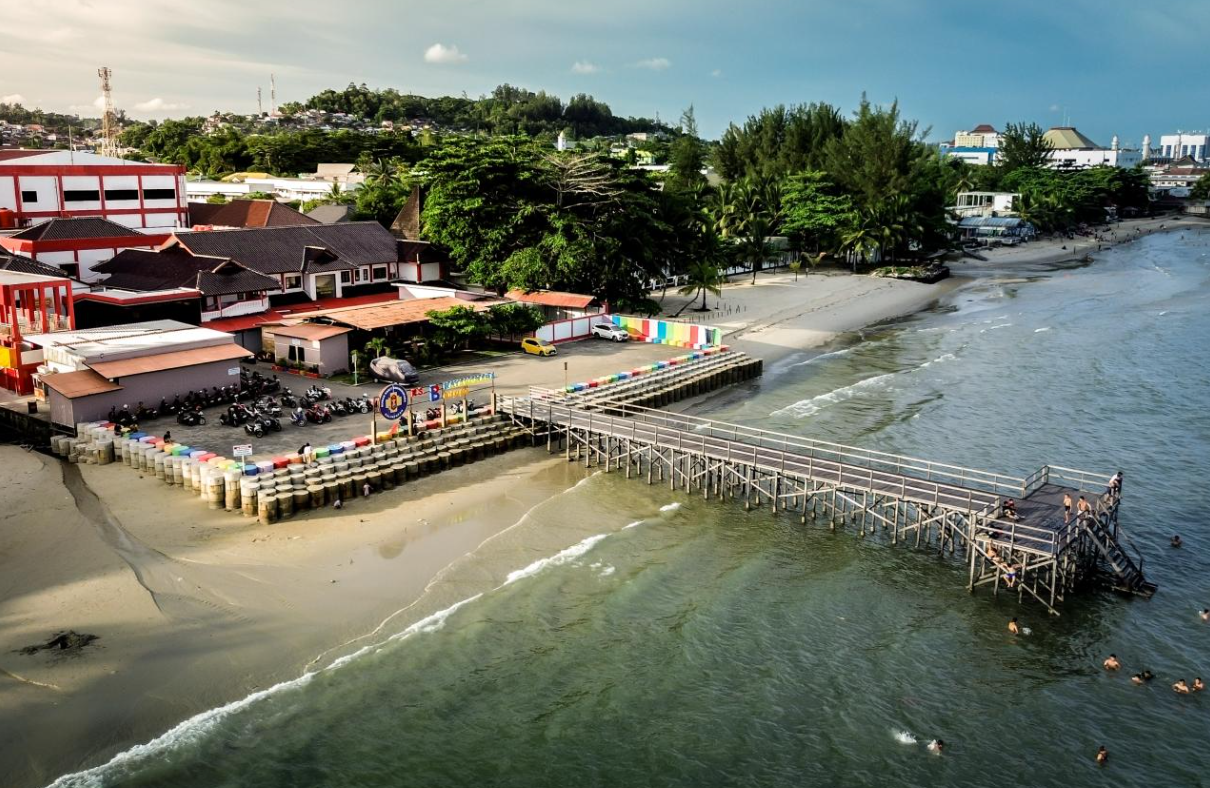 Menikmati Keindahan Pantai Kemala di Balikpapan Lokasi, Jam Buka, dan Fasilitas. (wonderfulimages.kemenparekraf.go.id)