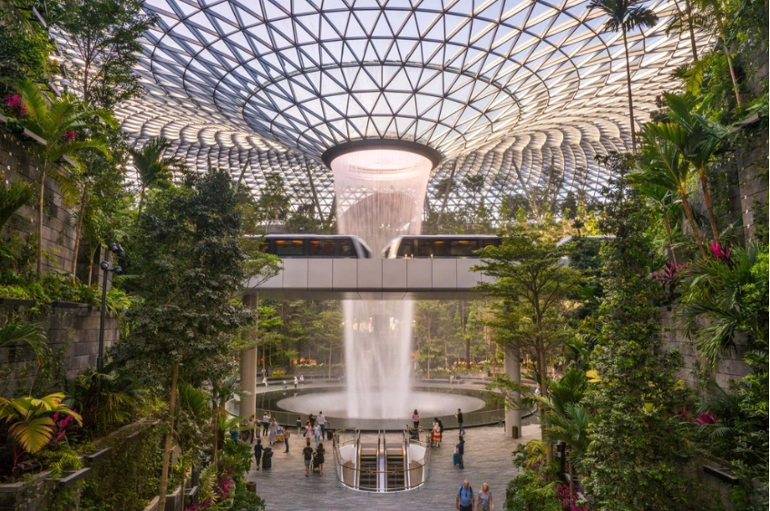 Keajaiban Jewel Changi Airport Air Terjun dan Hiburan di Dalam Bandara