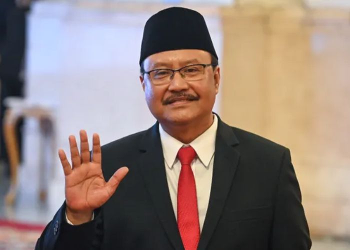 Gus Ipul Dilantik Jokowi Sebagai Menteri Sosial, Gantikan Risma di Istana Negara