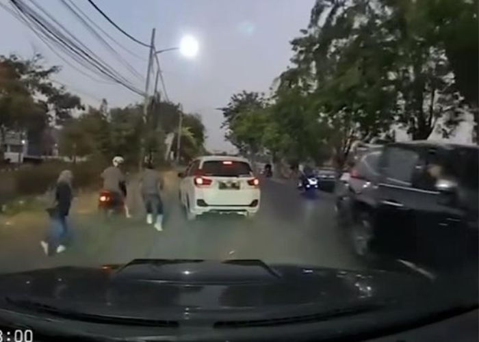 Momen Mencekam: Mahasiswi ITS Surabaya Jadi Korban Penjambretan di Dekat Kampus