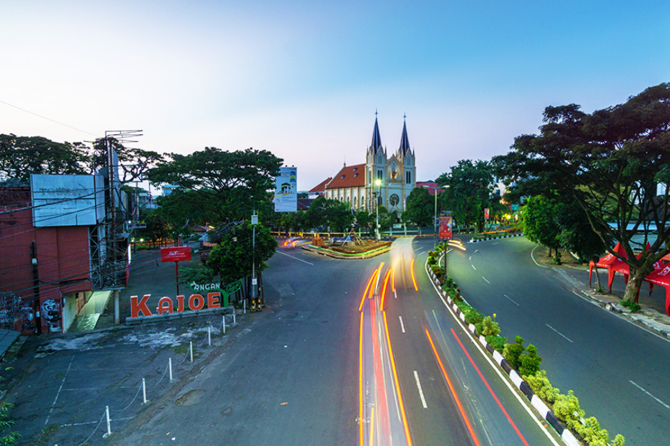 Suasanan jalanan di Kampung Heritage Kajoetangan (Gambar dari Aswin RW &ndash; Shutterstock)
