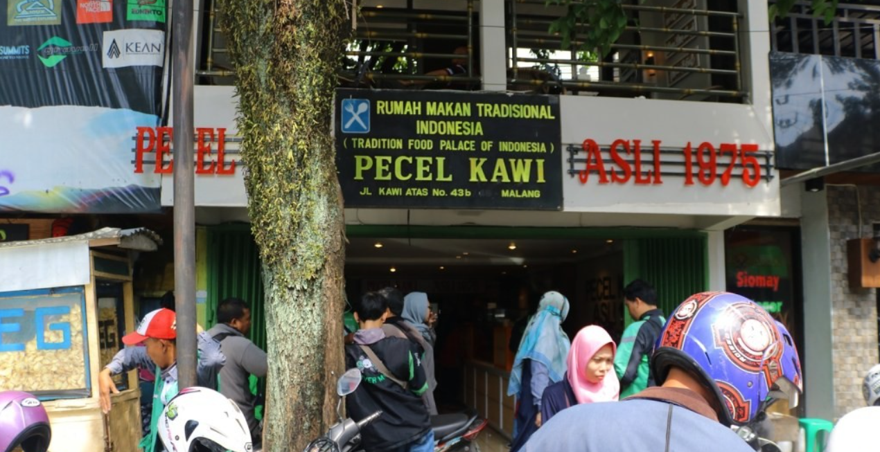 Pecel Kawi Hj. Musilah Sejak 1975 (Foto: Fery Arifian)