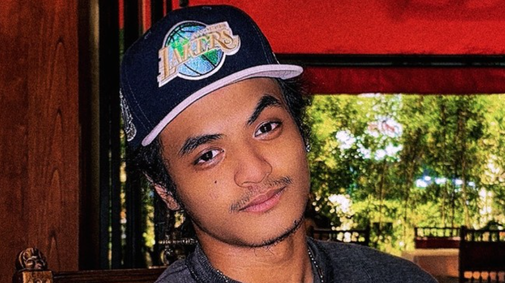 Vadel Badjideh membantah tuduhan Nikita Mirzani yang diarahkan kepadanya, yakni dugaan persetebuhan hingga melakukan aborsi kepada Lolly. (Tangkapan layar Instagram @vadelbadjideh)