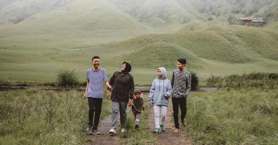 Kegiatan Seru Wisata Menikmati Bukit Teletubbies Bromo | IG : @kawanjelajahtour