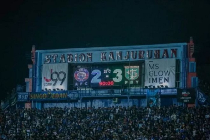 Mengenang memori tragis dua tahun tragedi Kanjuruhan yang melibatkan pemain Persebaya Surabaya sebagai korban. (Persebaya)