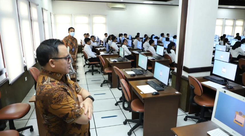 Menpan RB Abdullah Azwar Anas mengimbau agar peserta SKD CPNS 2024 mempersiapkan diri sebaik mungkin dengan mempelajari materi soal yang ada di KepmenPANRB. Foto: Dok Humas Menpan RB