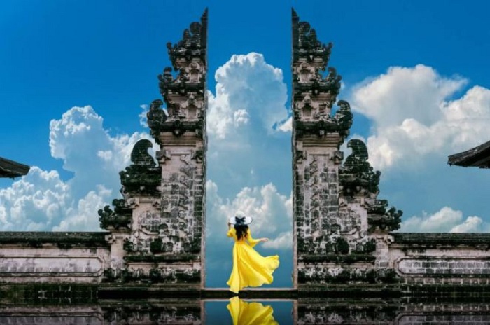 Ilustrasi salah satu destinasi wisata di Bali (Freepik)