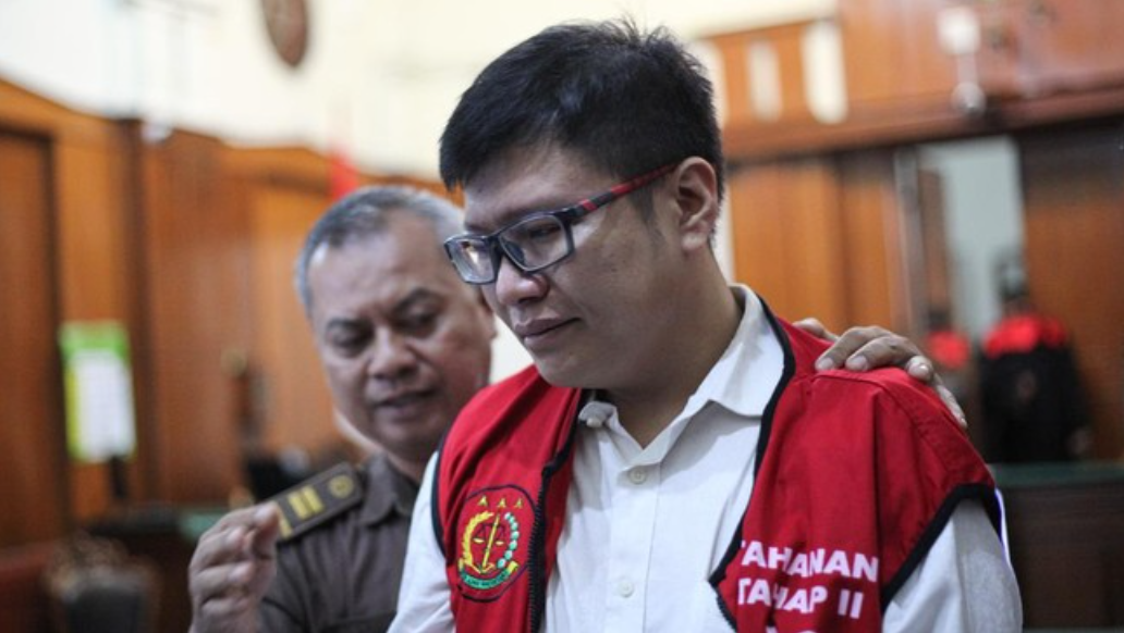Gregorius Ronald Tannur (32), tengah menjadi sorotan akibat kasus pembunuhan dan penganiayaan berat yang mengakibatkan kekasihnya, Dini Sera Afriyanti (29) tewas. (ANTARA FOTO/Didik Suhartono)