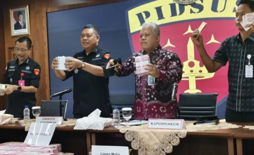 Kejagung Sita Hampir Rp1 Triliun dari Eks Pejabat MA Terkait Kasus Suap Kasasi Ronald Tannur. (Foto: Antara)