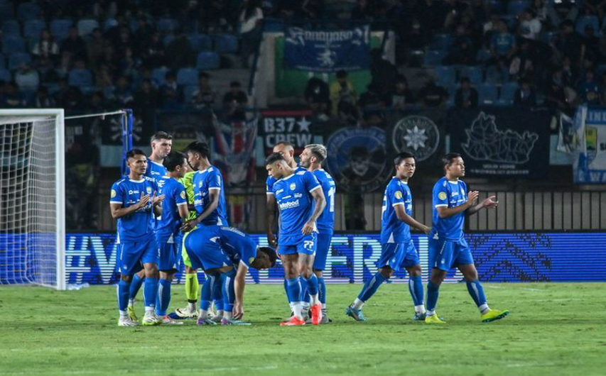 Pemain Persib Bandung pada laga BRI Liga 1 20242025 (c) PT LIB