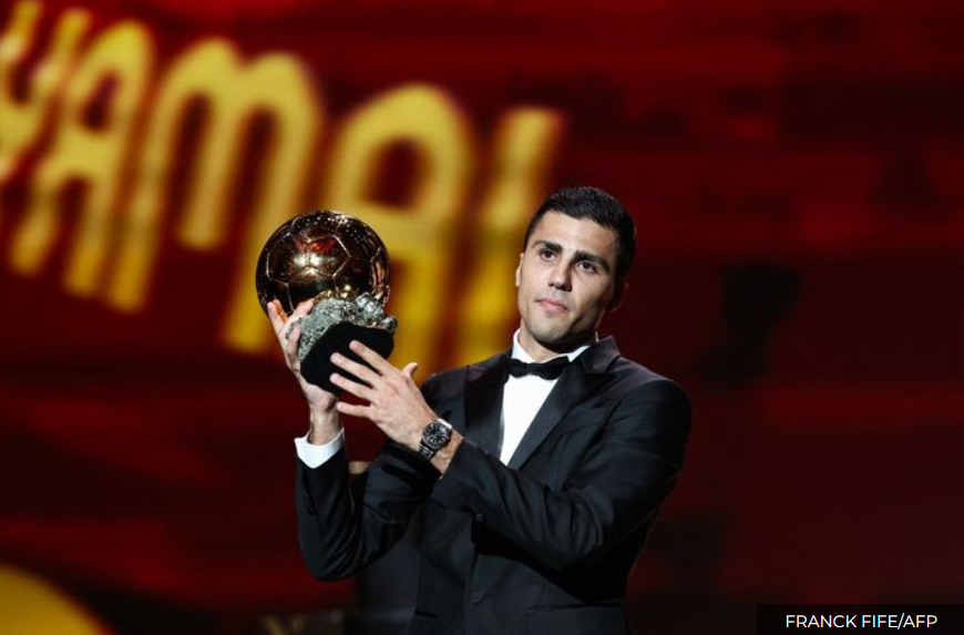 Gelandang Manchester City dan Tim nasional Spanyol, Rodri, resmi menyabet Ballon d