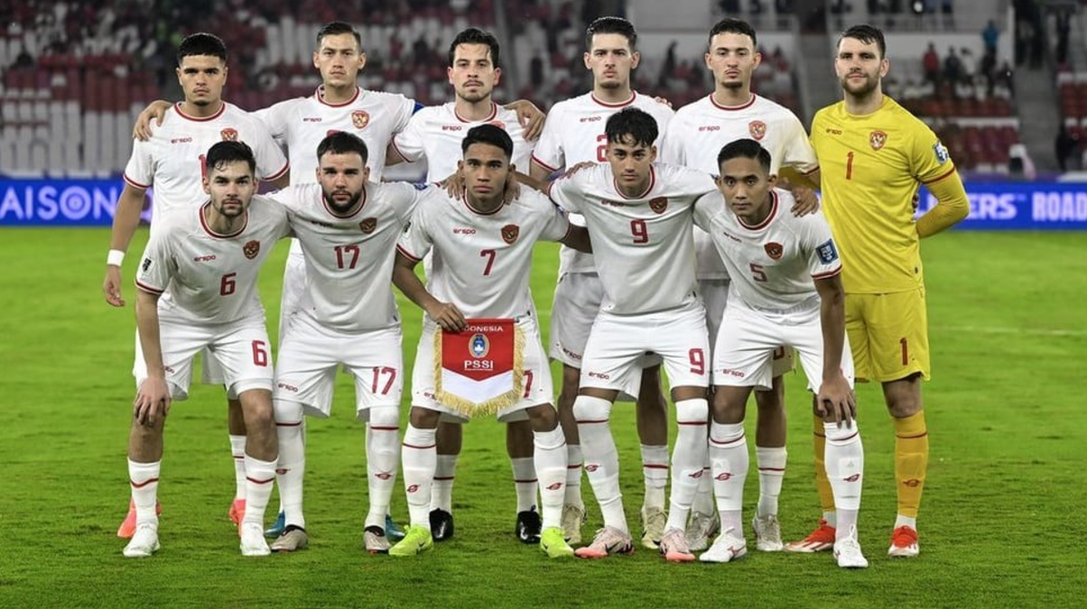 Pesepak bola Timnas Indonesia berpose sebelum melawan Timnas Arab Saudi pada pertandingan Grup C putaran ketiga Kualifikasi Piala Dunia 2026.