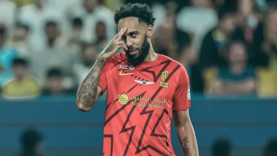 Sslebrasi Pirre-Emerick Aubameyang setelah mencetak gol kemenangan Al Qadsiah ke gawang Al Nassr.