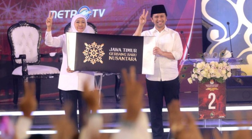 Khofifah-Emil dalam Debat Pilgub Jatim terakhir. (Foto: Istimewa)