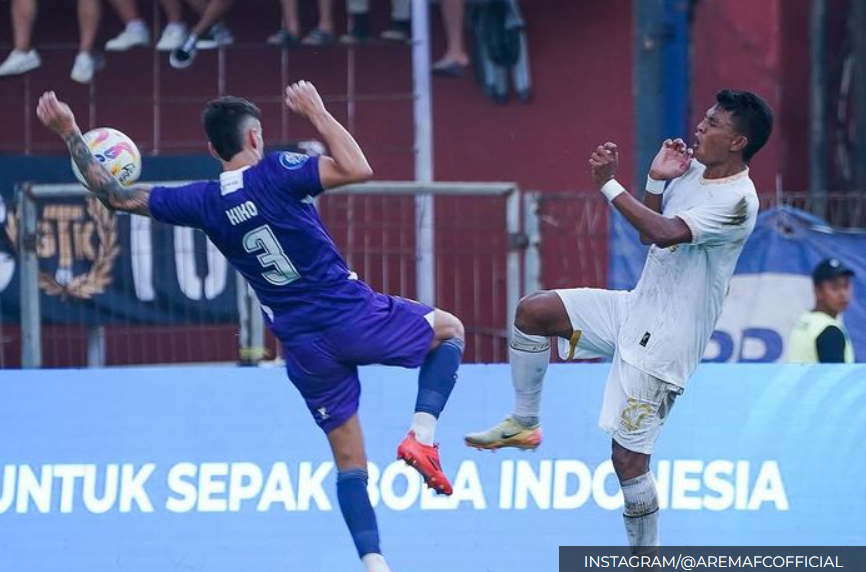 Suasana pertandingan antara Persik Kediri melawan Arema FC, Senin (16/12/2024).