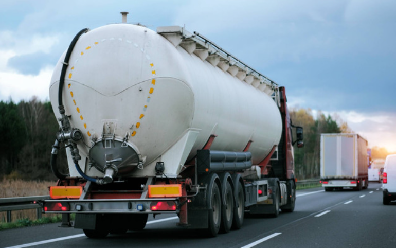 Ilustrasi perisai kolong truk. Foto: Andriy Sharpilo/Shutterstock