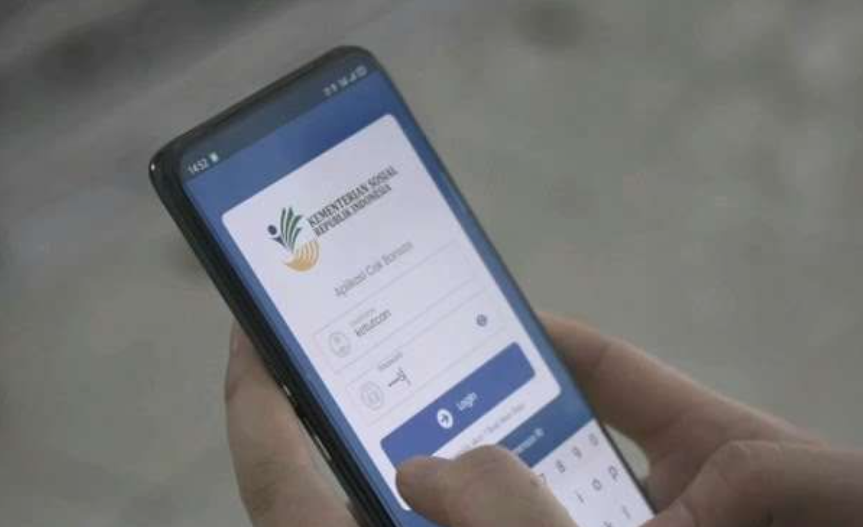 Ilustrasi cara cek NIK KTP untuk melihat status penerima bansos BPNT dan PKB di Aplikasi Cek Bansos Kemensos. (Foto: kemensos.go.id)