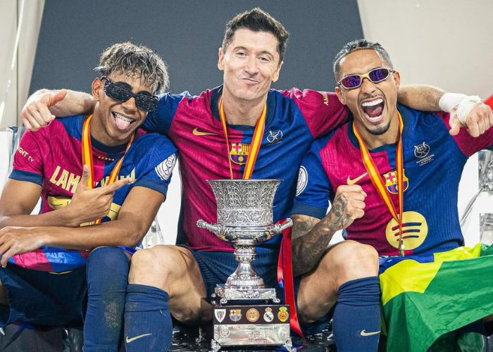 Barcelona Rayakan Kemenangan Telak 5-2 atas Real Madrid di Piala Super Spanyol