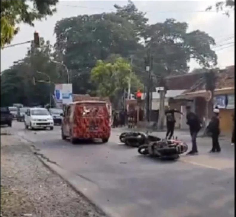 Viral bentrok ormas PP vs GRIB Jaya. (Tangkapan layar)
