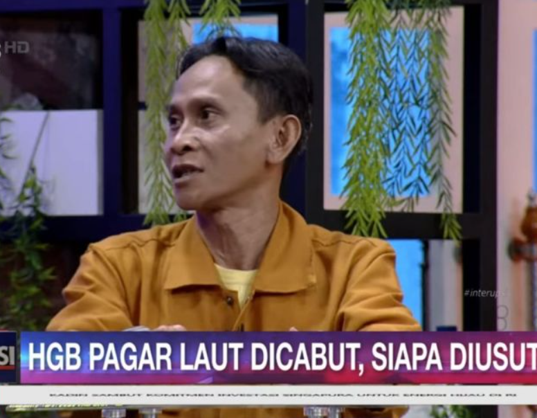 Direktur Eksternal Walhi, Mukri Friatna dalam program Interupsi yang ditayangkan iNews, Kamis (23/1/2025) malam. Program ini membahas pagar laut. (FOTO: TANGKAPAN LAYAR INEWS)