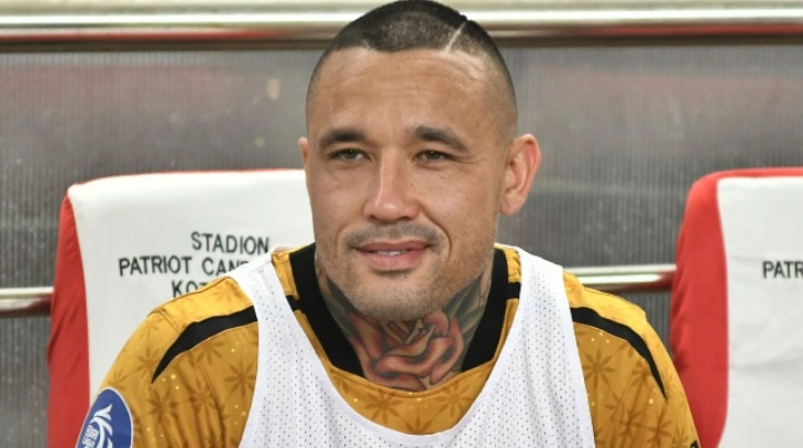 Pesepakbola Radja Nainggolan. [ANTARA FOTO/ Fakhri Hermansyah/aww]
