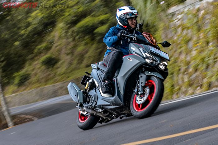 Yamaha Aerox Turbo.