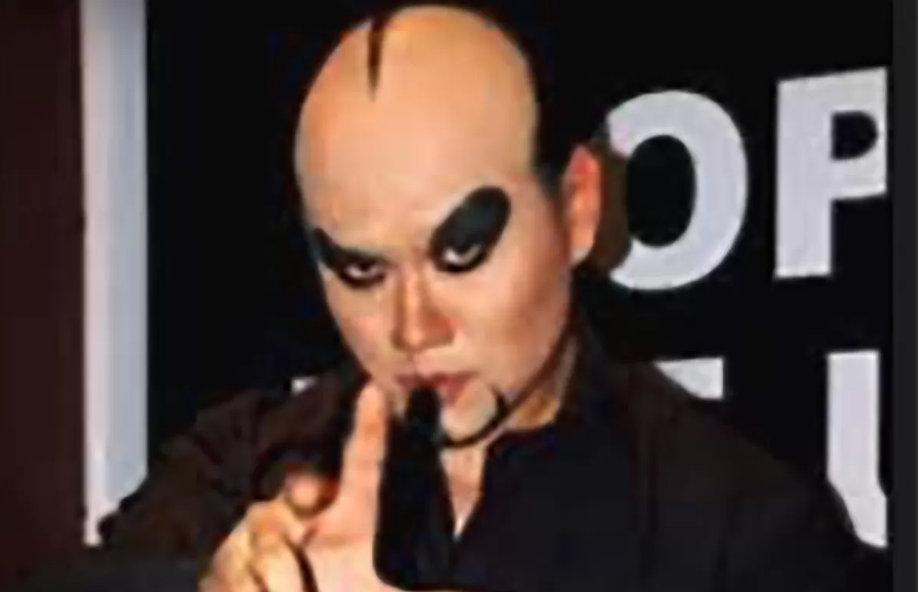 Deodatus Andreas Deddy Cahyadi Sunjoyo banyak dikenal sebagai pesulap atau mentalis yang kemudian merangkap juga sebagai seorang pembawa acara atau presenter di salah satu acara televisi.