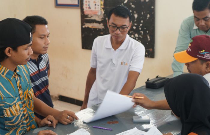 Penyaluran bantuan sosial (bansos) Program Keluarga Harapan (PKH) dan Bantuan Pangan Non-Tunai (BPNT) di Kecamatan Socah berjalan dengan lancar dan sukses. (RadarBangkalan.id)