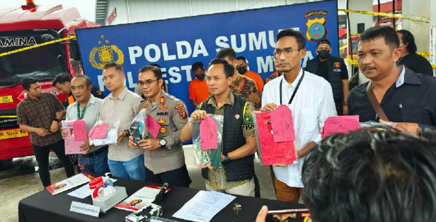 Pertamina Patra Niaga Regional Sumbagut bersama Polrestabes Medan saat pengungkapan penyalahgunaan Niaga BBM di SPBU Jalan Flamboyan Raya, Medan, Jumat, 7 Maret 2025. Dok: PPN Sumbagut