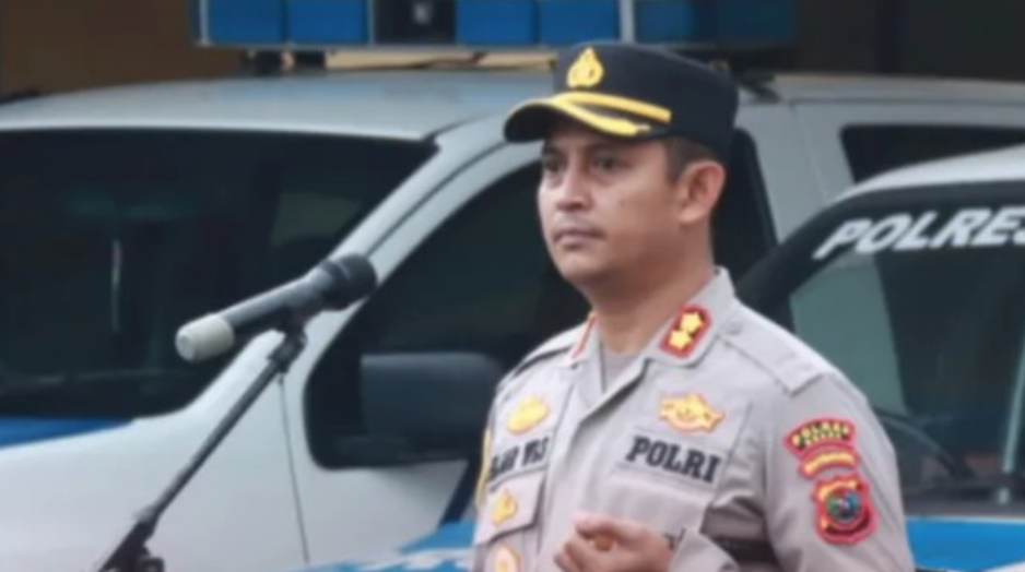 Kapolres Ngada nonaktif AKBP Fajar Widyadharma Lukman Sumaatmaja memesan anak perempuan di bawah umur melalui seorang teman perempuan berinisial F. (Tangkapan layar instagram @mediapolresngada)