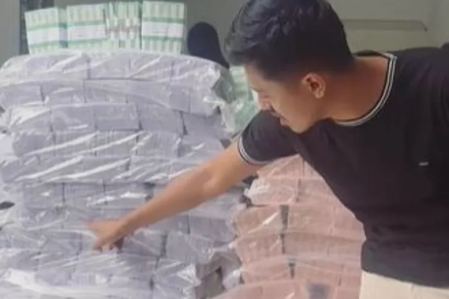 Viral Wildan Uang Baru di TikTok saat banyak orang kesulitan menukarkan uang baru. ((TikTok.com/rama.wildan))