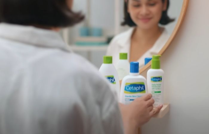 Salah satu produk terbaik saat ini adalah cetaphil face wash. Anda bisa mendapatkannya di Blibli. (Radarbangkalan.id)