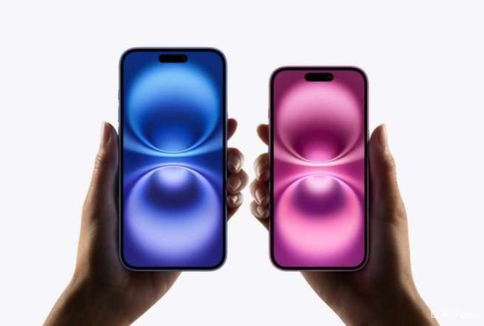 ILUSTRASI. Erajaya Retail Group, melalui iBox, erafone, dan Urban Republic, akan menghadirkan jajaran iPhone 16 terbaru.