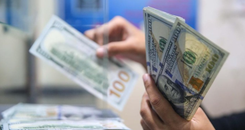 Ilustrasi dollar. Foto: Grandyos Zafna