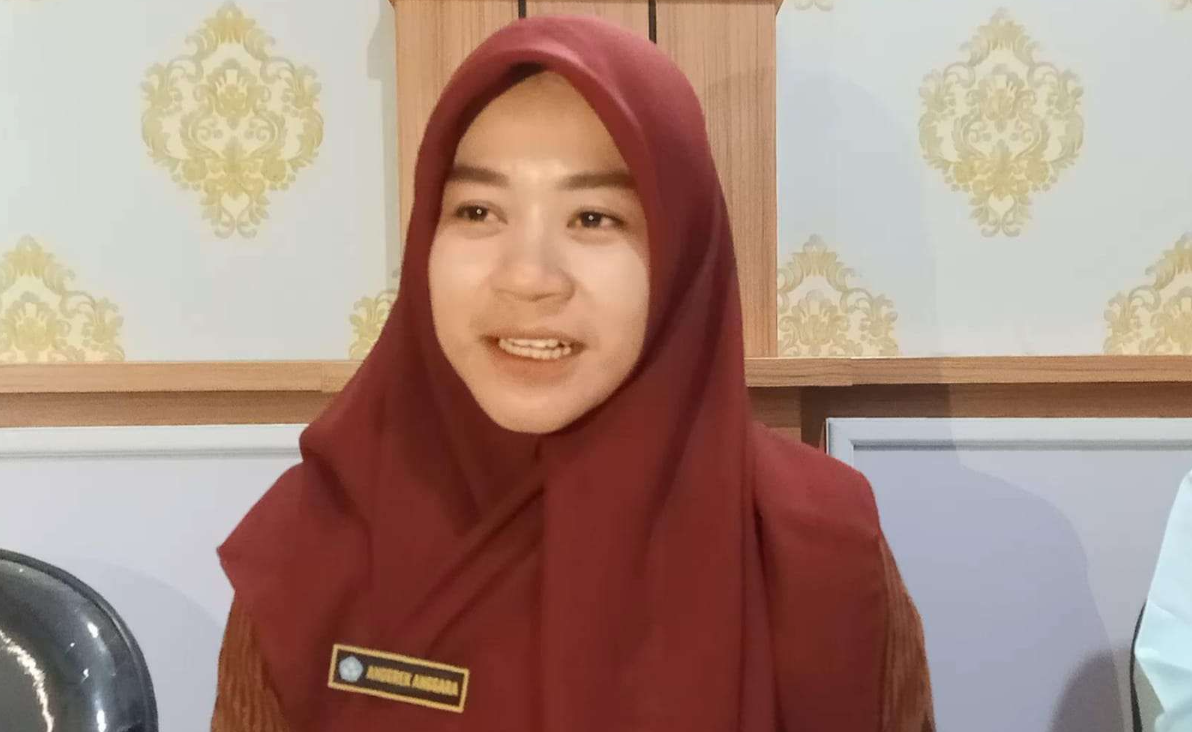 Anggrek Anggrayani guru viral yang menggunting seragam siswa di SMP PGRI 5 Sukodono Kabupaten Sragen Jawa Tengah. (RRI Foto/ Mulato Ishaan)