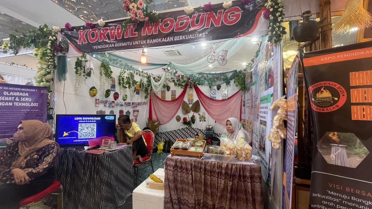 Standboth milik Korwil Pendidikan Kec. Modung saat ditampilkan pada expo pendidikan 2025 yang digelar di Sentra IKM 2-4 Mei kemarin