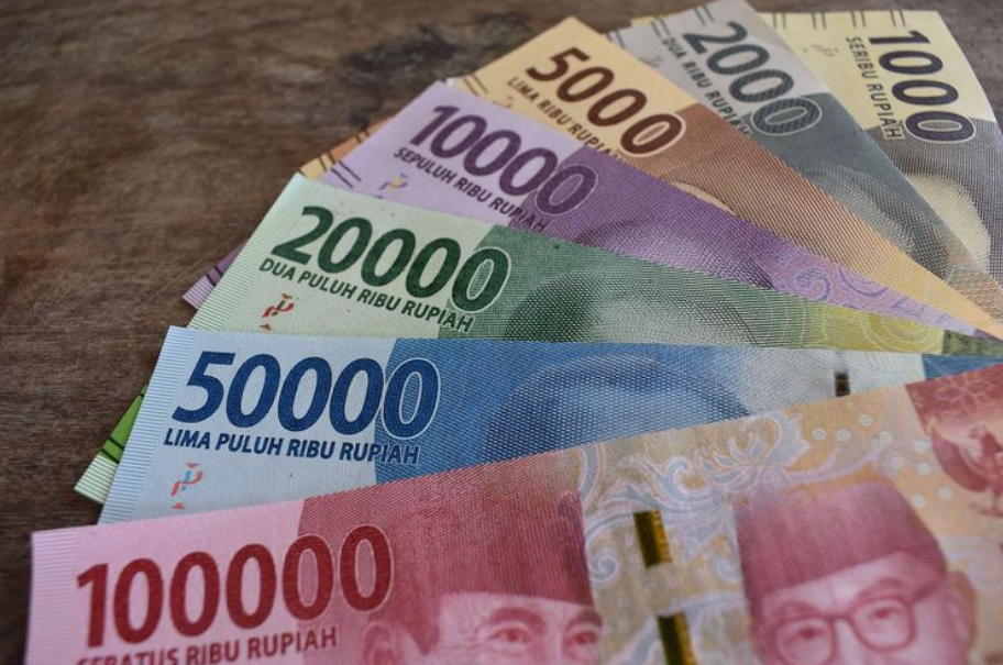 Ilustrasi uang, bansos. Cara cek bansos Kemensos. Cara cek bansos PKH 2025. Cara cek bansos Kemensos 2025.(PIXABAY/ROBERT LENS)