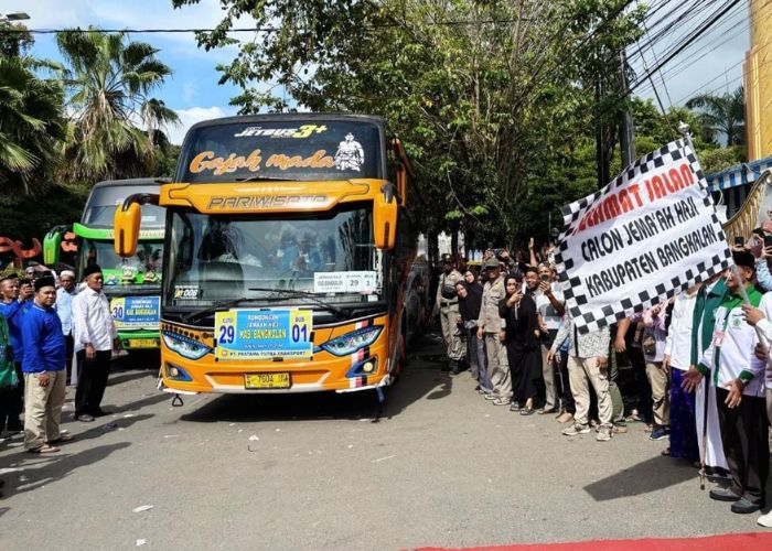 Pelepasan keberangkatan Jemaah Calon Haji Kloter 29 dan 30 Bangkalan