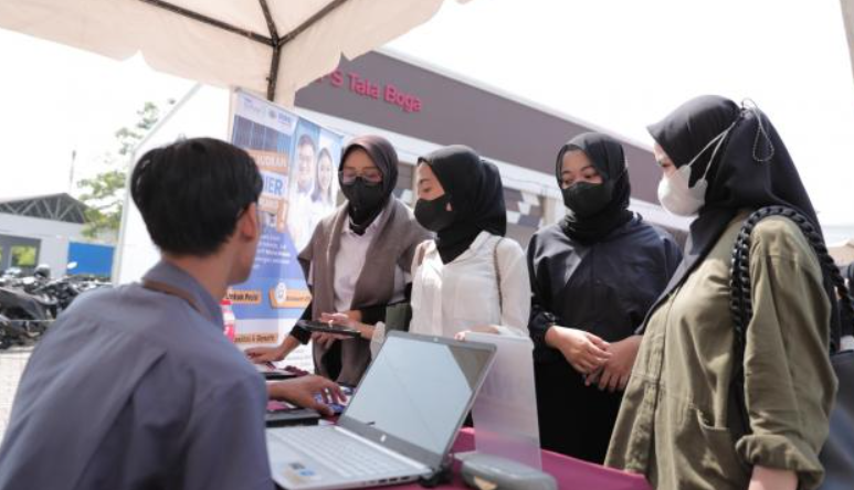 Pencari kerja di Job Fair Kota Tangerang. (@TangerangNews/Rangga Agung Zuliansyah)
