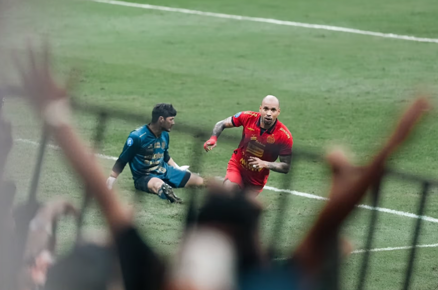 Persija Jakarta meraih kemenangan 3-0 atas Bali United di Liga 1, berkat gol dari Gustavo Almeida dan Witan Sulaeman, yang mengantarkan mereka naik ke posisi keenam klasemen sementara.(Media Sosial X)