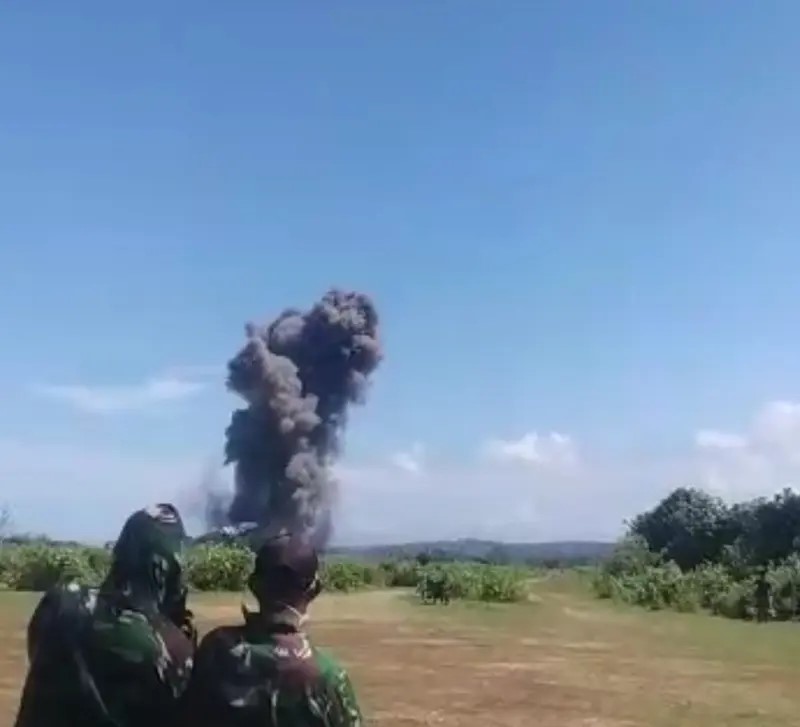 Lokasi pemusnahan amunisi kadaluarsa jauh dari pemukiman warga. Tapi warga sipil ikut jadi korban lantaran mendekat setelah amunisi diledakkan oleh TNI