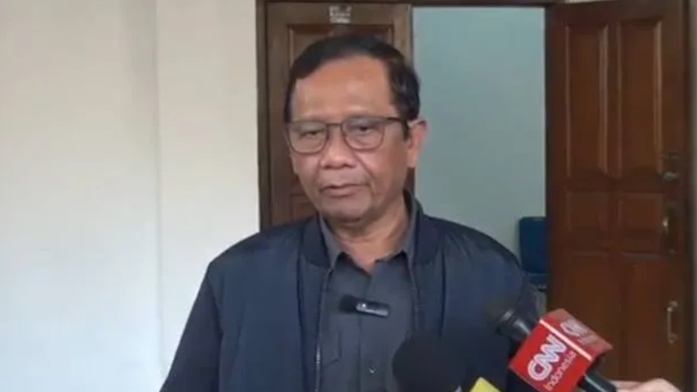 Mahfud MD, mantan Menko Polhukam, menegaskan urusan keamanan adalah wewenang Polri saat ditemui di Jakarta Pusat, Selasa (20/9/2024). (Sumber: Tangkapan layar Kompas TV)