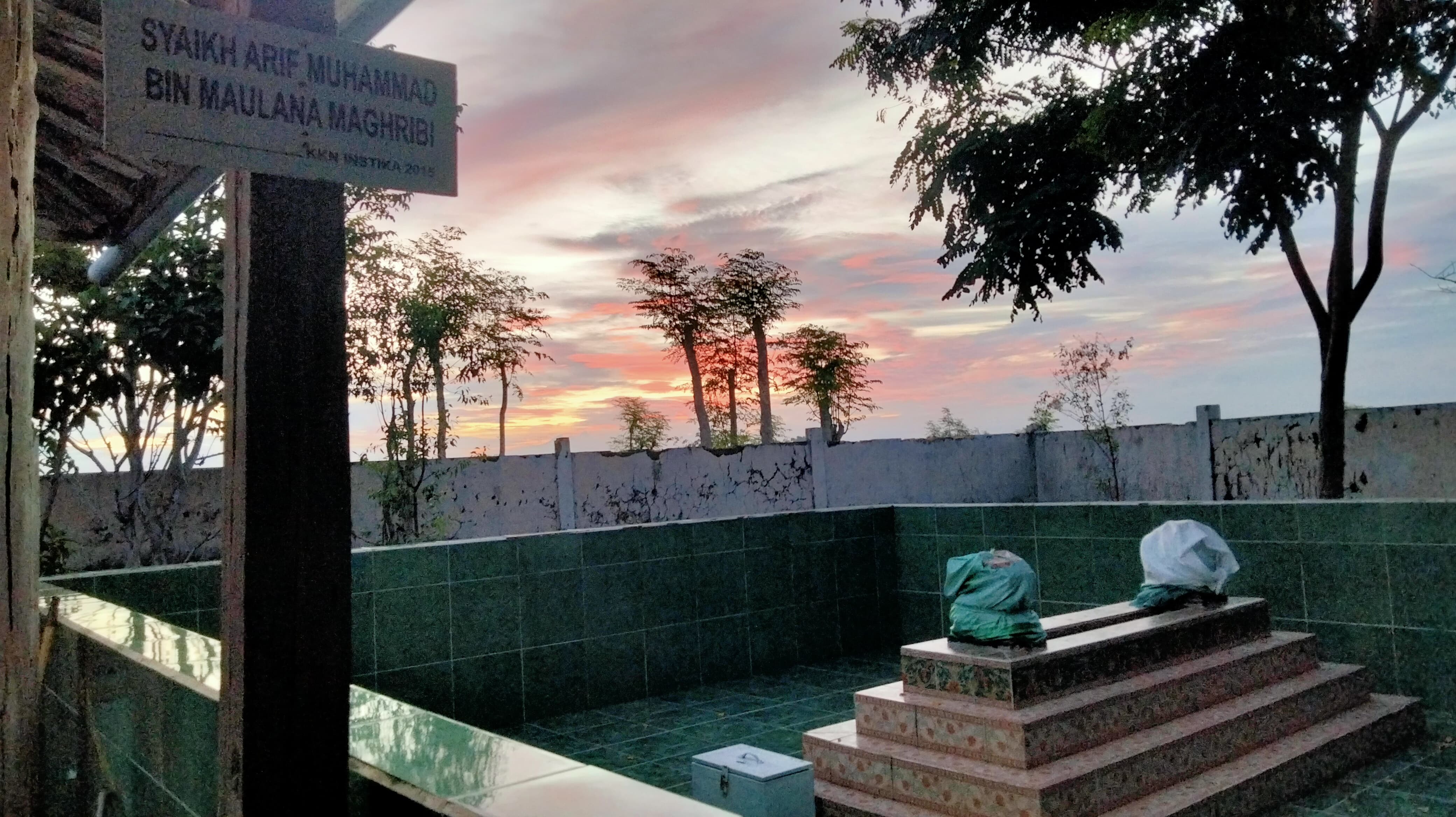 TENANG: Makam Syekh Arif Muhammad bin Maulana Maghribi.  (UMMUL HASANAH UNTUK RADARBANGKALAN.ID)