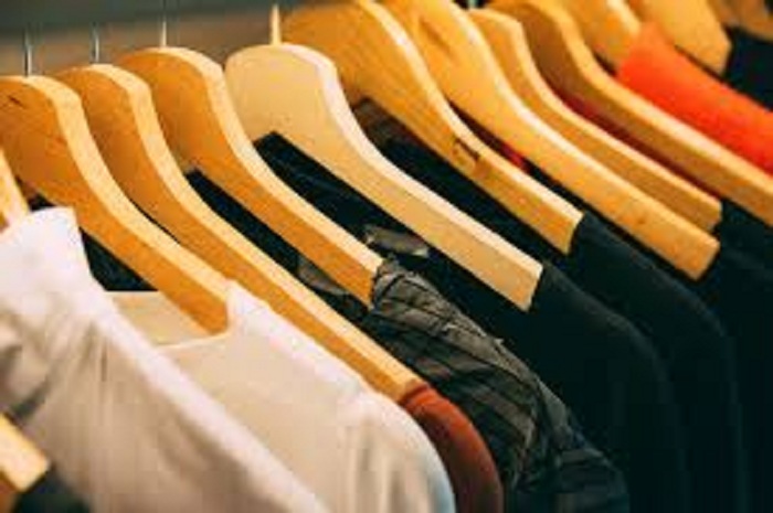 Foto baju thrift shop. (Jawa Pos)