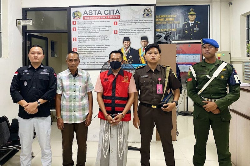 Direktur UD Mabruq saat ditahan oleh Kejari Bangkalan, Selasa (1/7).