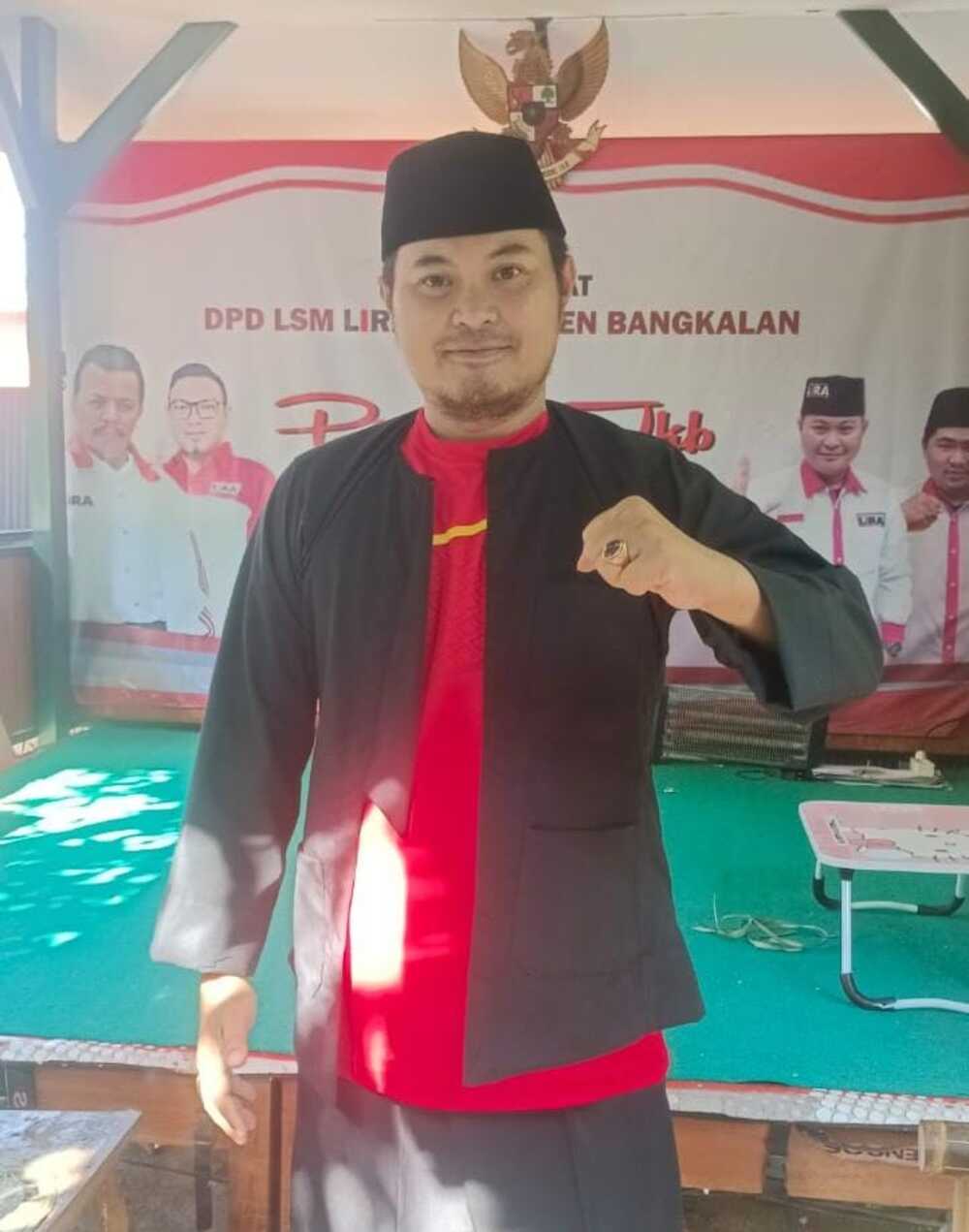 Bupati LIRA Sekwil  Bangkalan sekaligus Sekwil LIRA Jatim Mahmudi Ibnu Khotib