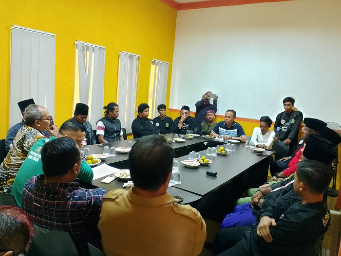 PORPROV: Pengurus KONI Sampang saat didatangi pengurus IPSI Sampang, Selasa (8/7).&nbsp;  &nbsp;